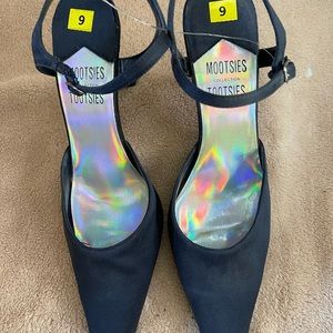 Mootsies Tootsies Collection Navy Heel, Size 9